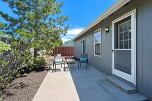 2474 NE Rosemary Dr, Bend, OR 97701 - Photo 4