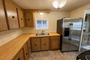 332 Beechwood Dr, Grants Pass, OR 97526 - Photo 8