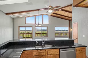 12065 Kestrel Rd, Klamath Falls, OR 97601 - Photo 10