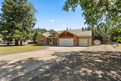 523 E Forks Circle, Cave Junction, OR 97523 - Photo 2