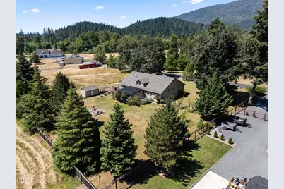 523 E Forks Circle, Cave Junction, OR 97523 - Photo 42