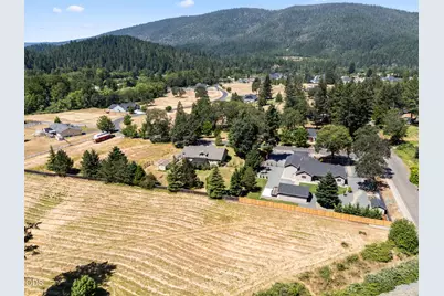 523 E Forks Circle, Cave Junction, OR 97523 - Photo 46