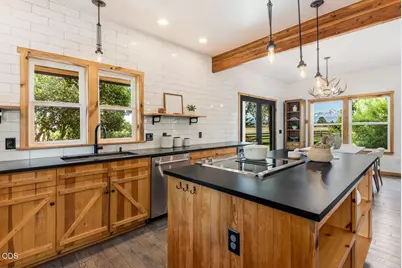 17186 Highway 126, Sisters, OR 97759 - Photo 10