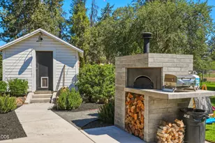 17186 Hwy 126, Sisters, OR 97759 - Photo 46