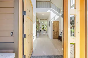 60454 Kangaroo Loop, Bend, OR 97702 - Photo 4