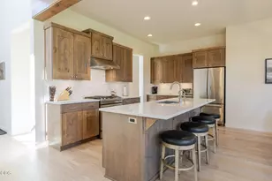 60454 Kangaroo Loop, Bend, OR 97702 - Photo 12