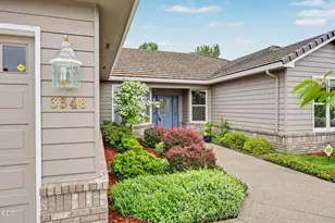 3348 Creek View Dr, Medford, OR 97504 - Photo 4