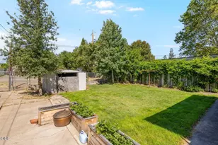 139 N Columbus Ave, Medford, OR 97501 - Photo 26