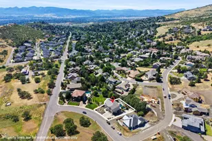 1013 Roxy Ann Rd, Medford, OR 97504 - Photo 60