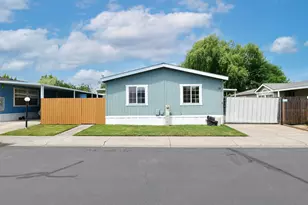 1570 S Peach St, Medford, OR 97501 - Photo 1