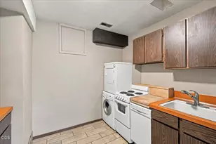 31320 SW Parkway Ave, Wilsonville, OR 97070 - Photo 34