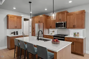 20896 SE Caldera Dr, Bend, OR 97702 - Photo 4