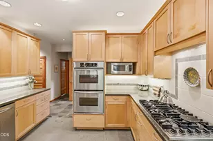 611 Forest St, Ashland, OR 97520 - Photo 16