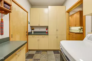611 Forest St, Ashland, OR 97520 - Photo 50