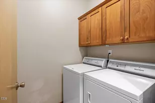 821 Isherwood Dr, Central Point, OR 97502 - Photo 12