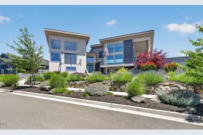 1812 Plateau Drive, Medford, OR 97504 - Photo 2