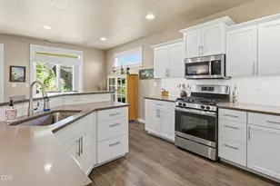 4452 SW Salmon Pl, Redmond, OR 97756 - Photo 10