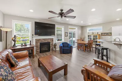4452 SW Salmon Place, Redmond, OR 97756 - Photo 8