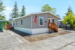 872 Mindy Sue, Medford, OR 97501 - Photo 1