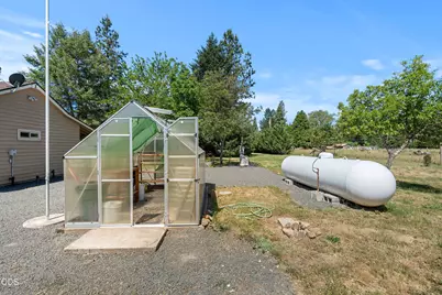 225 Hummingbird Road, Cave Junction, OR 97523 - Photo 18