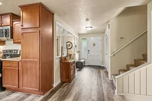 962 NE 11th St, Grants Pass, OR 97526 - Photo 4