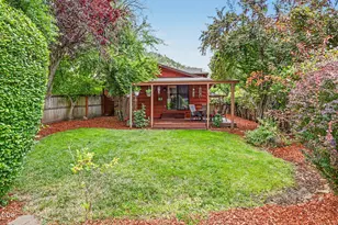 962 NE 11th St, Grants Pass, OR 97526 - Photo 38