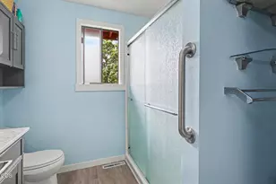 962 NE 11th St, Grants Pass, OR 97526 - Photo 30