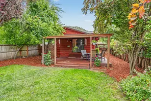 962 NE 11th St, Grants Pass, OR 97526 - Photo 34