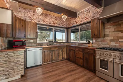 26275 Willard Road, Bend, OR 97701 - Photo 10