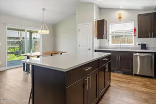 270 NW 33rd St, Redmond, OR 97756 - Photo 12