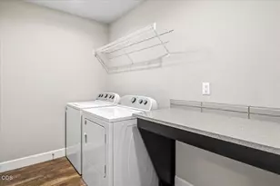 270 NW 33rd St, Redmond, OR 97756 - Photo 24