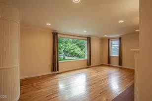 135 S Keene Way Dr, Medford, OR 97504 - Photo 6
