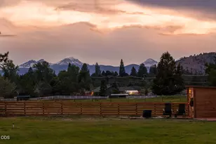 21589 Bear Creek Rd, Bend, OR 97701 - Photo 2