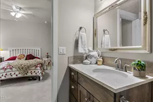 61056 SE Ambassador Dr, Bend, OR 97702 - Photo 18