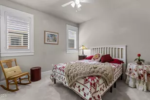 61056 SE Ambassador Dr, Bend, OR 97702 - Photo 16