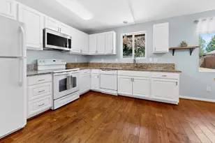 1526 SW 33rd St, Redmond, OR 97756 - Photo 12