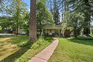 158 Renault Ave, Medford, OR 97501 - Photo 2