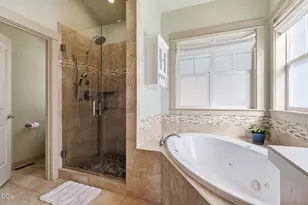 61172 Hilmer Creek Dr, Bend, OR 97702 - Photo 16