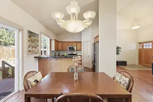 61172 Hilmer Creek Dr, Bend, OR 97702 - Photo 10