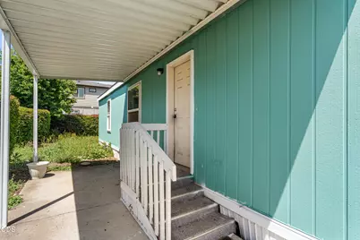 1570 S Peach Street #SPC 23, Medford, OR 97501 - Photo 6