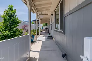 333 Mountain View Dr, Talent, OR 97540 - Photo 6