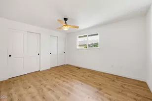 300 Shafer Ln, Jacksonville, OR 97530 - Photo 20