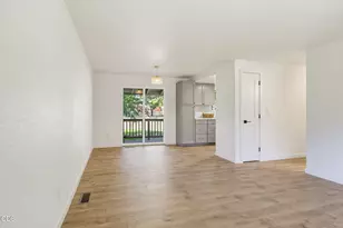 300 Shafer Ln, Jacksonville, OR 97530 - Photo 10