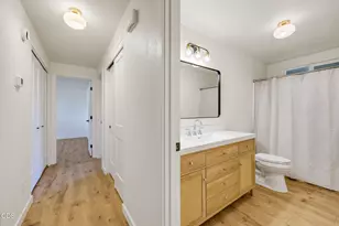 300 Shafer Ln, Jacksonville, OR 97530 - Photo 20