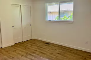 300 Shafer Ln, Jacksonville, OR 97530 - Photo 10