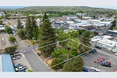 216 NE Kearney Avenue, Bend, OR 97701 - Photo 4