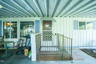 2252 Table Rock Rd, Medford, OR 97501 - Photo 4