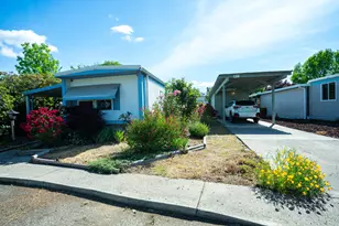 2252 Table Rock Rd, Medford, OR 97501 - Photo 2
