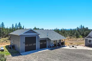 69550 Pine Ridge Dr, Sisters, OR 97759 - Photo 2