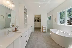 60255 Sunset View Dr, Bend, OR 97702 - Photo 20